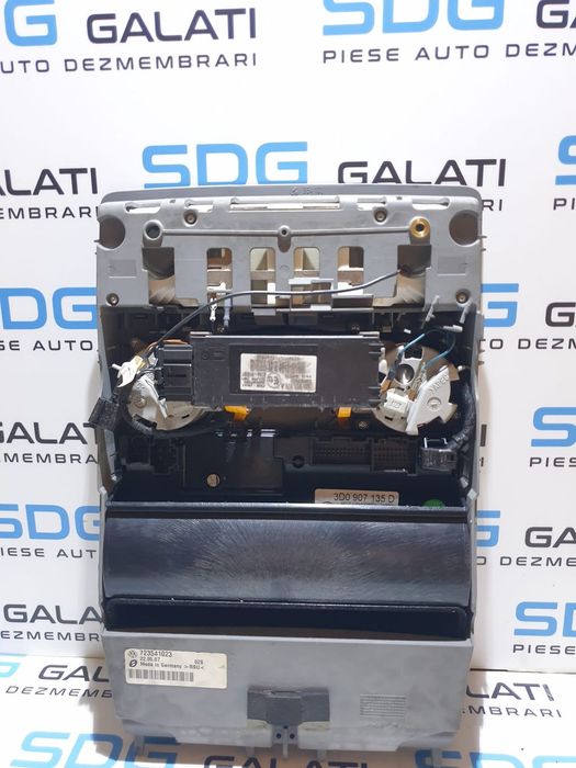 Plafoniera Lumini Fata VW Phaeton 2002 - 2010 Coc Plafoniera Lumini Fata Volkswagen Phaeton 2002 - 2010 Cod 3D0907135D