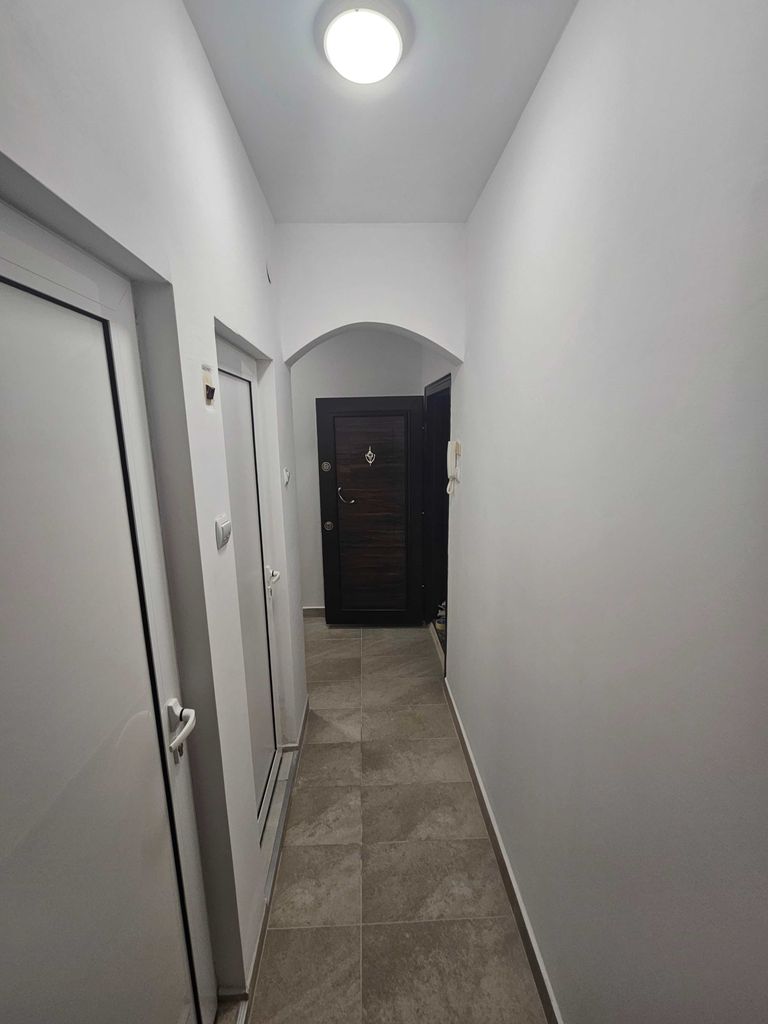 Продава се Тристаен апартамент в Плевен, Идеален център - 87 кв.м за 1288 €/кв.м - Снимка #10