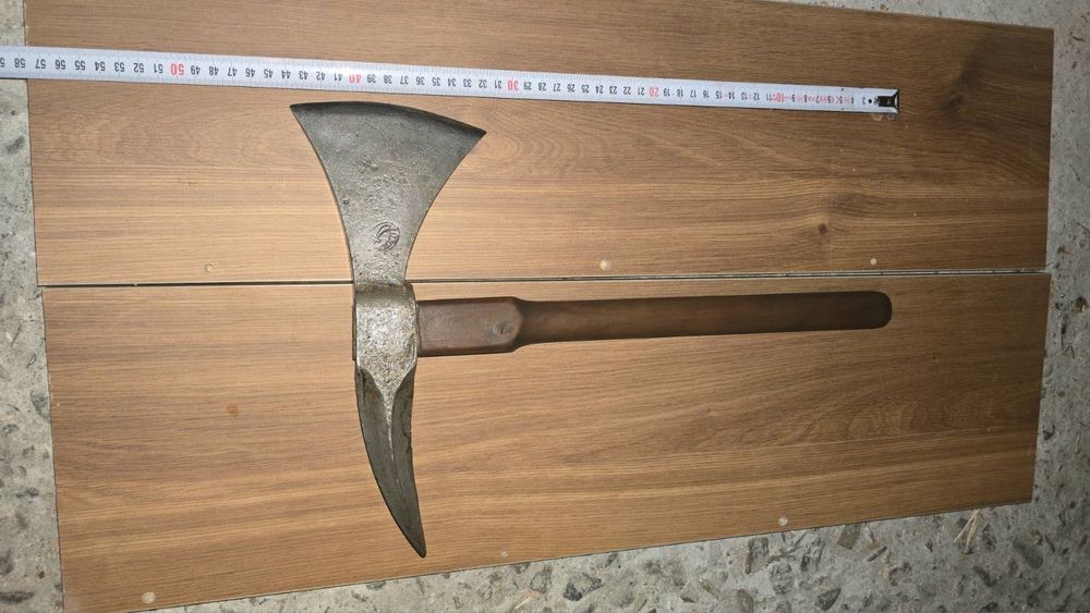 Топор Брадва секира