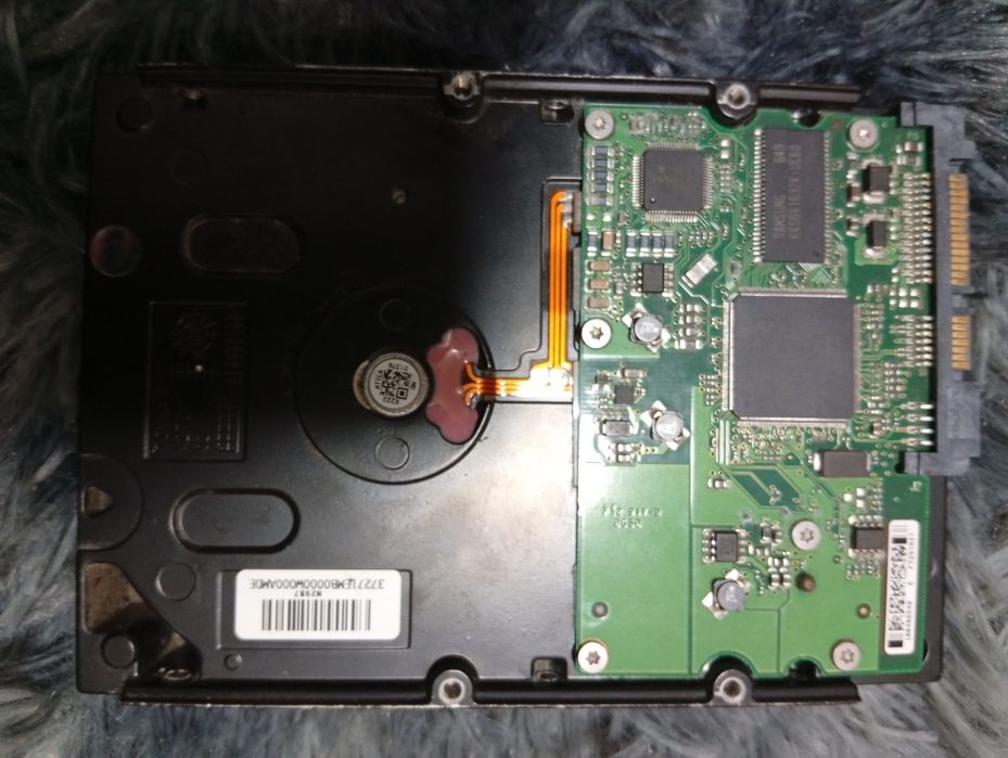 Ж/д вроде целые возможно сломатые