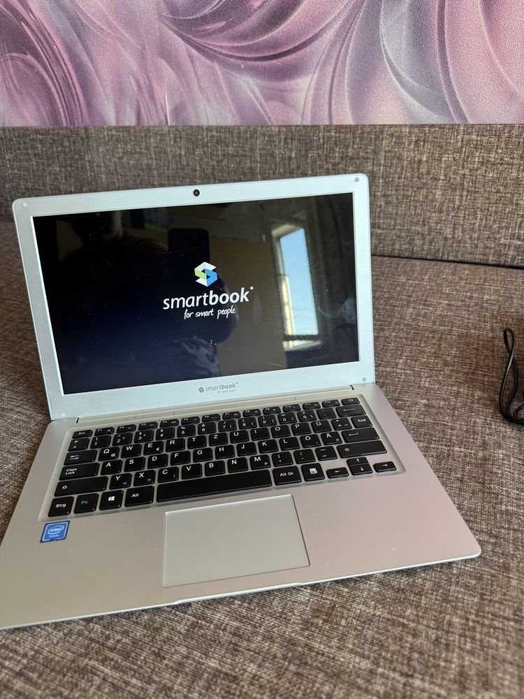 Продаю ноутбук Smartbook S13 DS