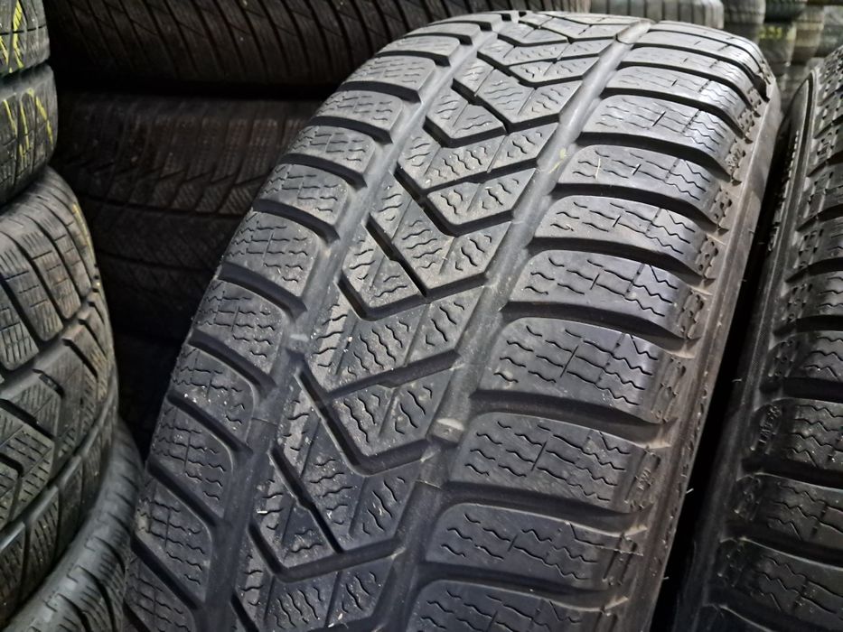 Anvelope second iarna 225 45 R18 Pirelli