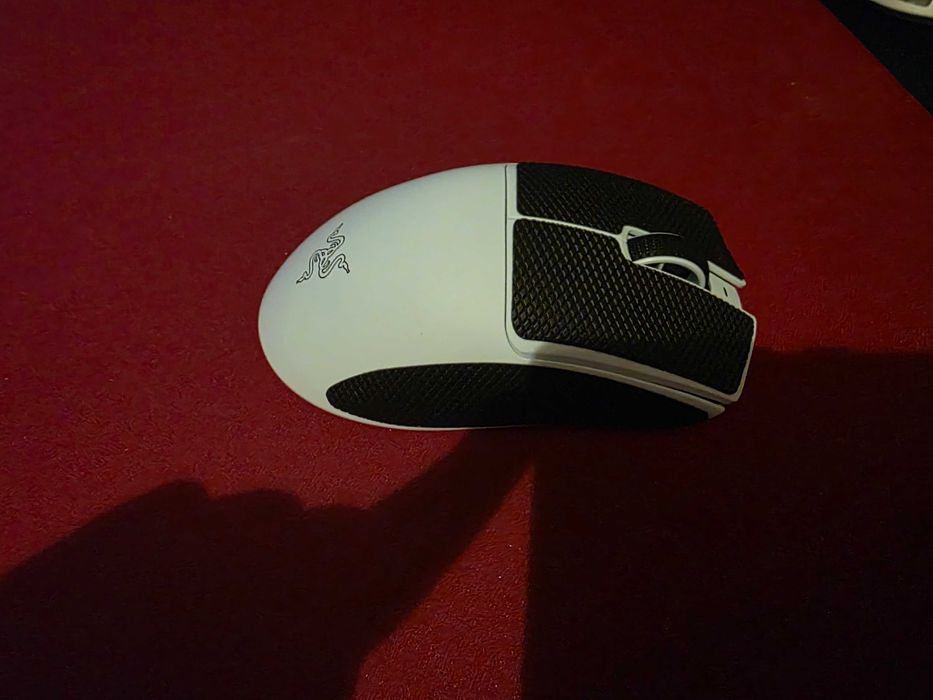 Razer deathadder v4 pro wireless white