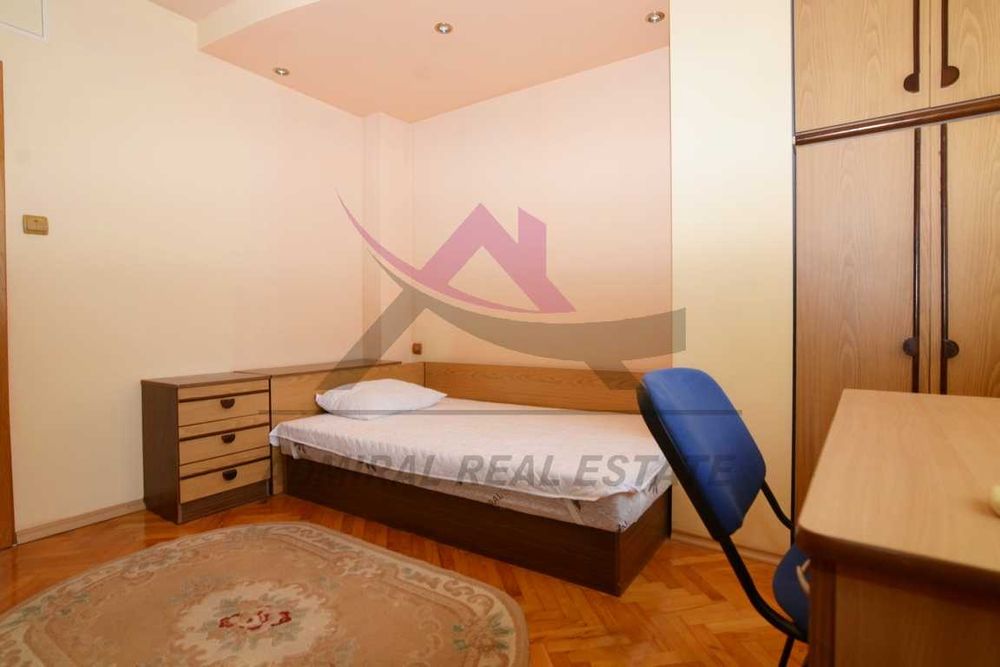 Дава се под наем Многостаен апартамент в Варна, Зимно кино Тракия - 130 кв.м за 700 € - Снимка #5