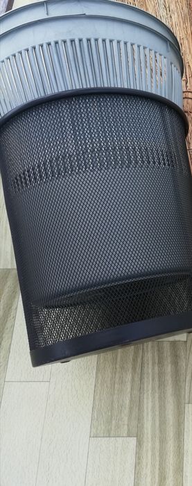 Хозяйственный инвентарь: , корзины под мусор,2 веника новое