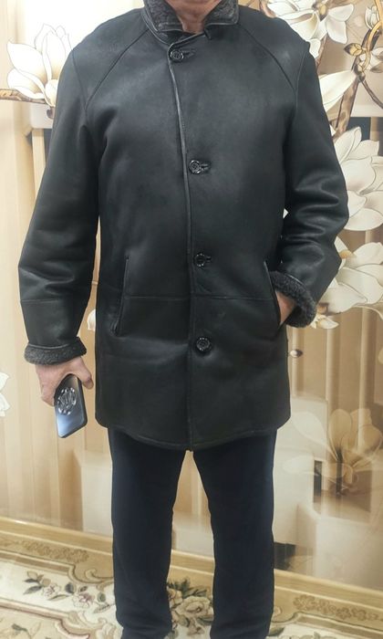 Продам мужсеую дубленку черную бу