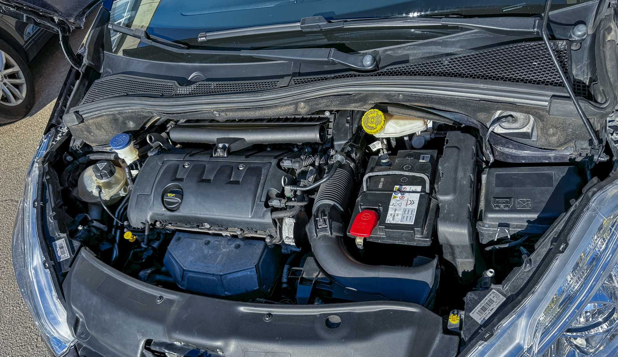 Peugeot 208 1.6 vti сервизна история, отлично състояние 2014