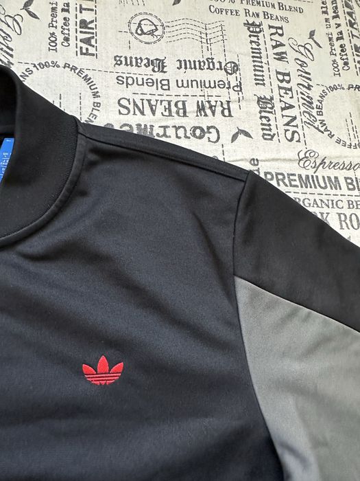Adidas original горнище.L