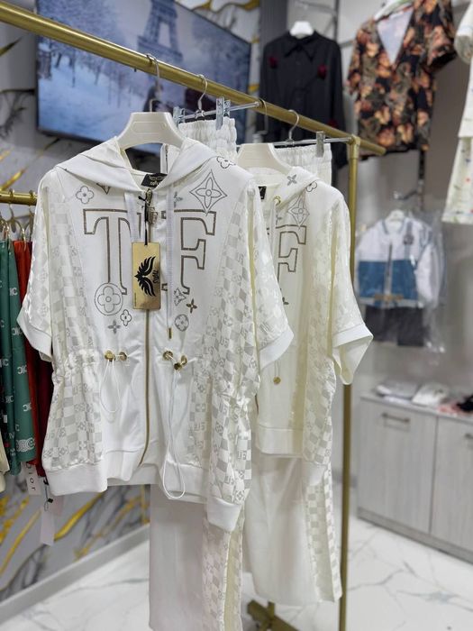 Tiffani firmasi turetski razmerlari bor