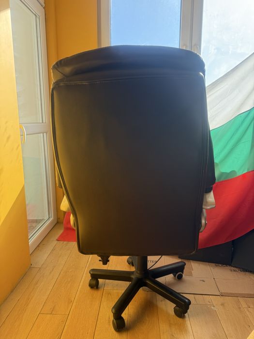 Директорски стол