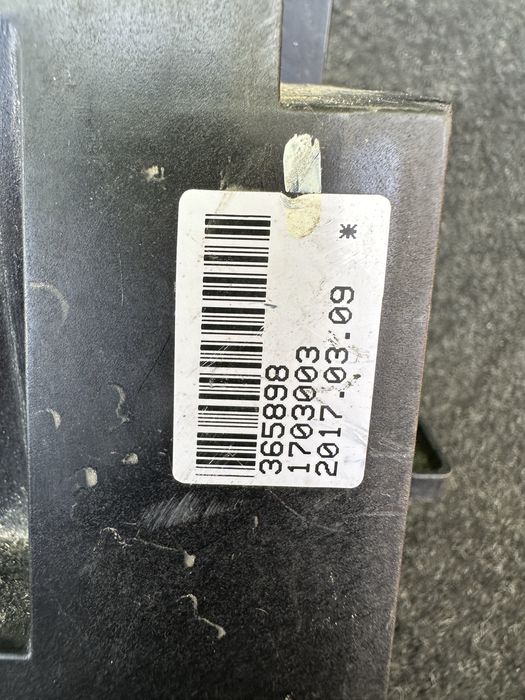 Proictor dreapta jeep grand cherokee.