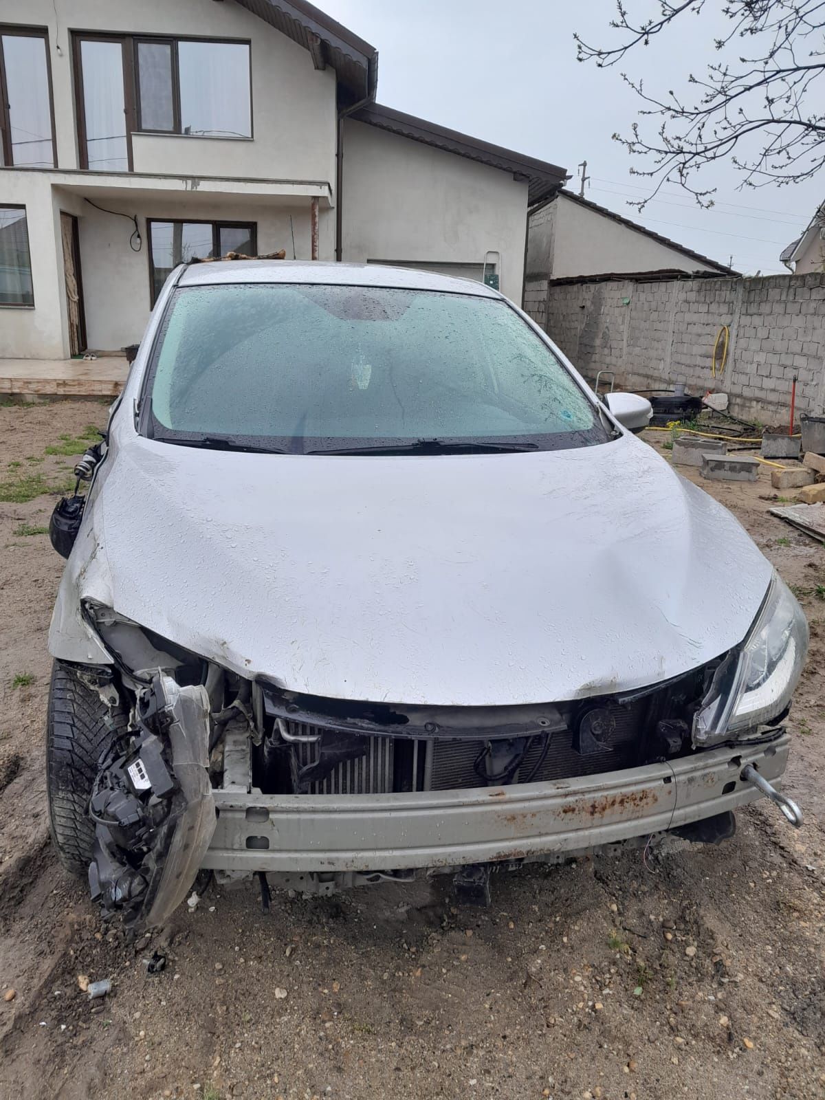 Nissan pulsar anu 2016