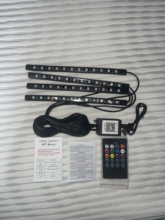 Vand leduri RGB pentru autoturisme