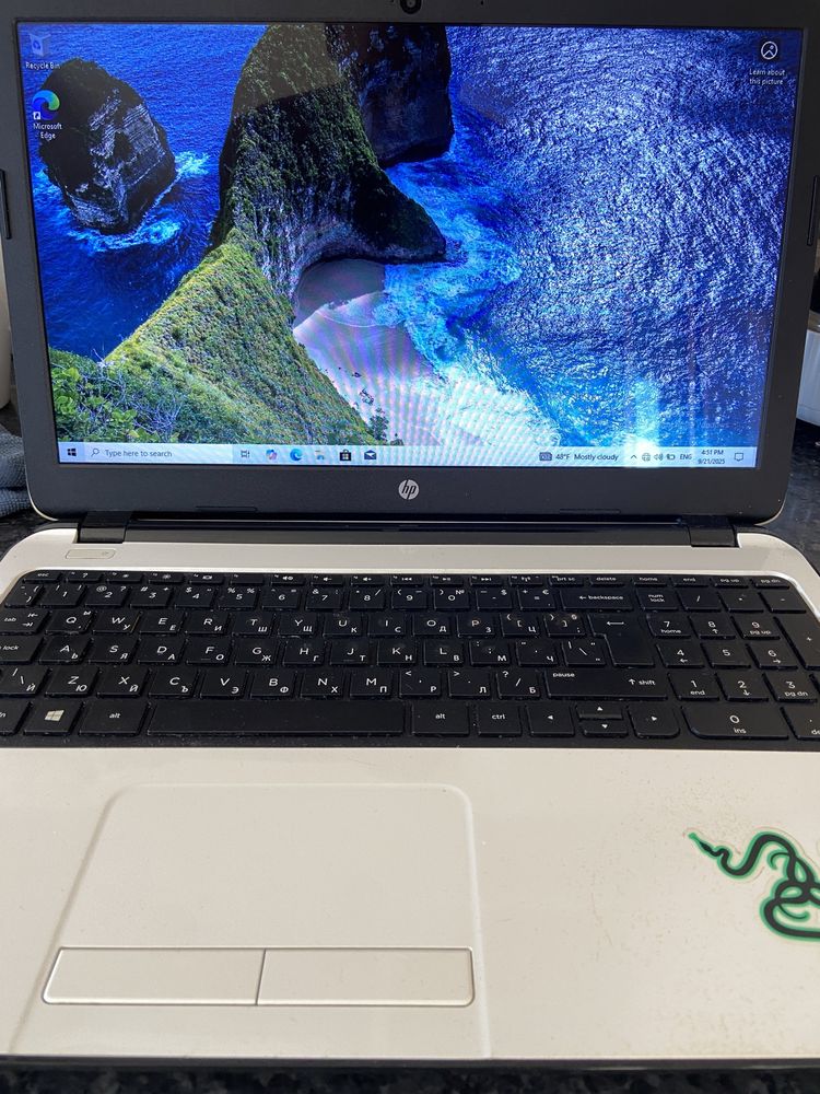 Лаптоп HP! 8gb RAM 1TB памет + чанта!