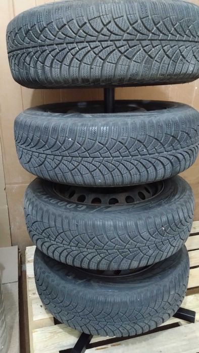 Зимни гуми Goodyear с джанти
