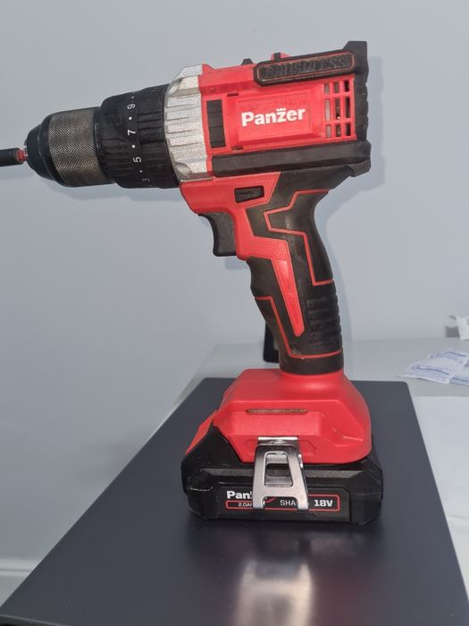 Mașină găurit.însurubat cu percuție