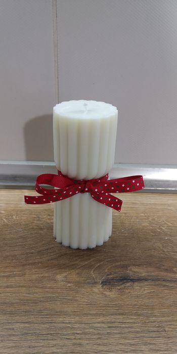 Коледни свещи и букет от ароматни сапунчета