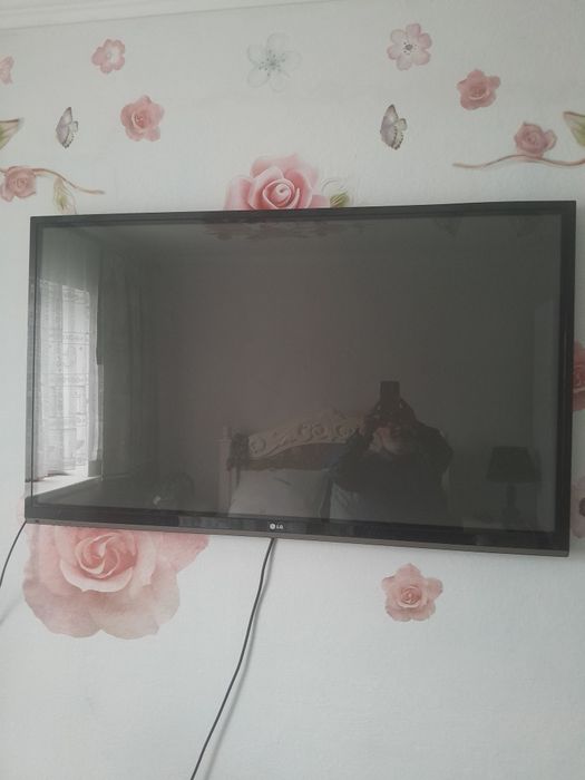 Телевизор LG плазменный 127диагональ
