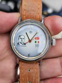 Предлагам мъжки часовник ВОСТОК МНОГО ЗАПАЗЕН и рядак модел 1989год