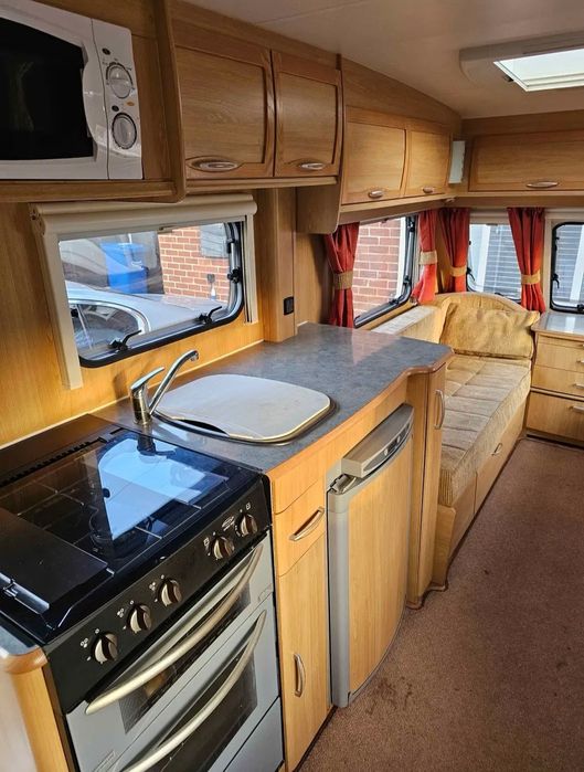 Каравана Lunar ultima 524