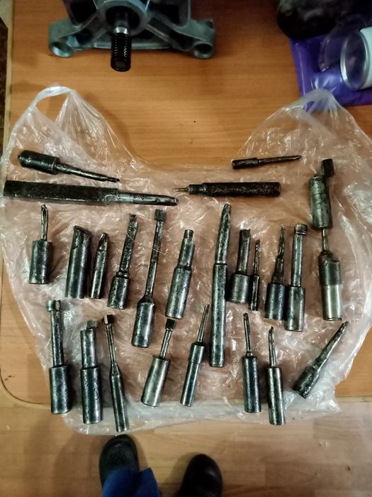 Продам резцы токарные