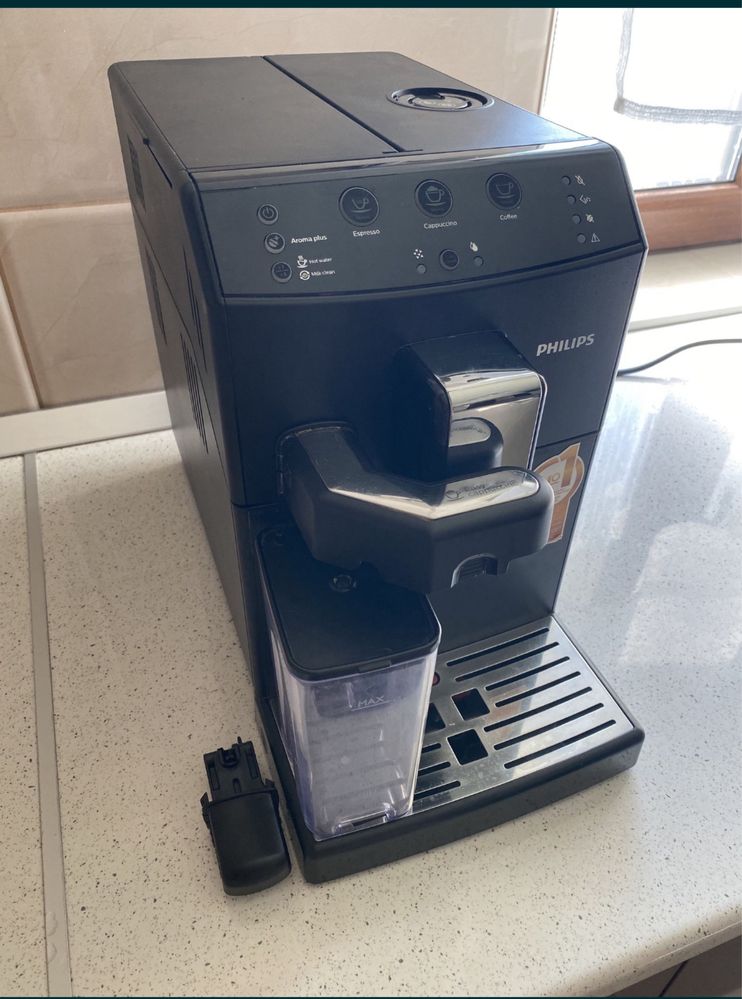 Espressor Philips cu sistem de spumare Easy Cappuccino