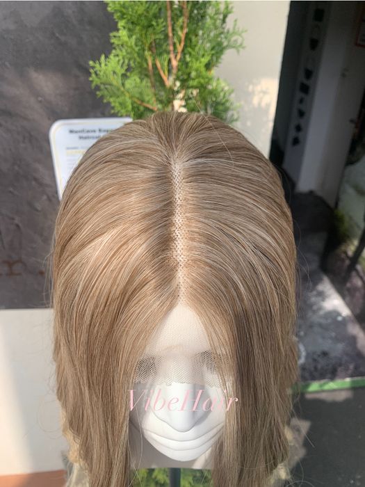 Perucă blondă front lace