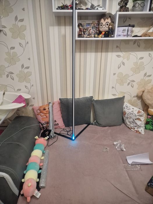 RGB подови пури Grundig 140 см.