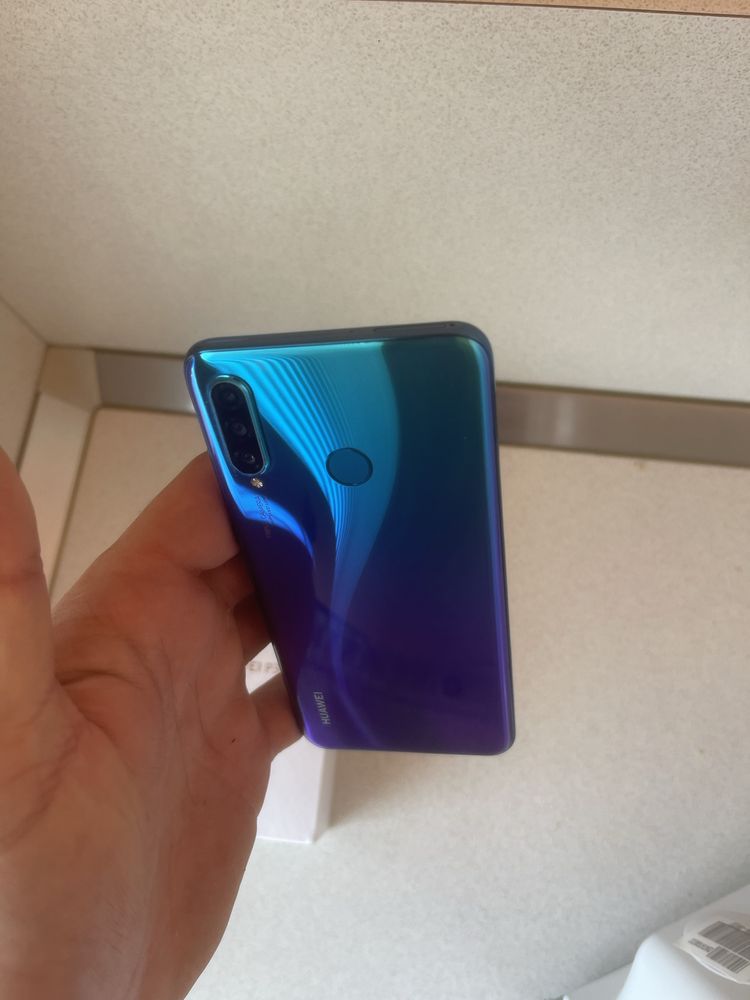 Телефон Huawei P30 Lite
