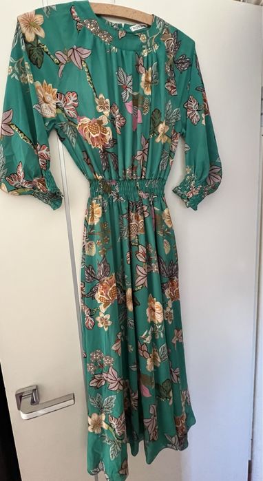 Продам платья женские новые 12000 каждая