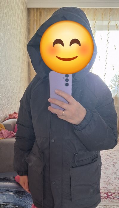 Продаю зимнию куртку в отличном состояний носила один раз честно скажу