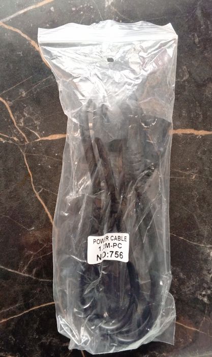 Шнур питания для компьютера