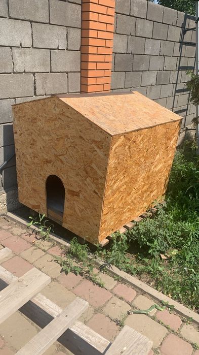 Продам Бутку для  собаки новая .утепленная новая