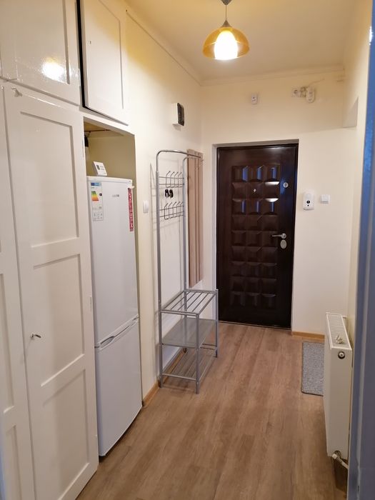 Închiriez garsonieră