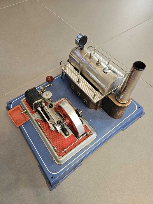 Vand macheta tractor cu abur si macheta motor cu abur