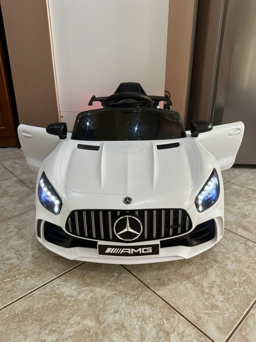 Акумулаторна Количка - Mercedes-Benz AMG GT-R 12V