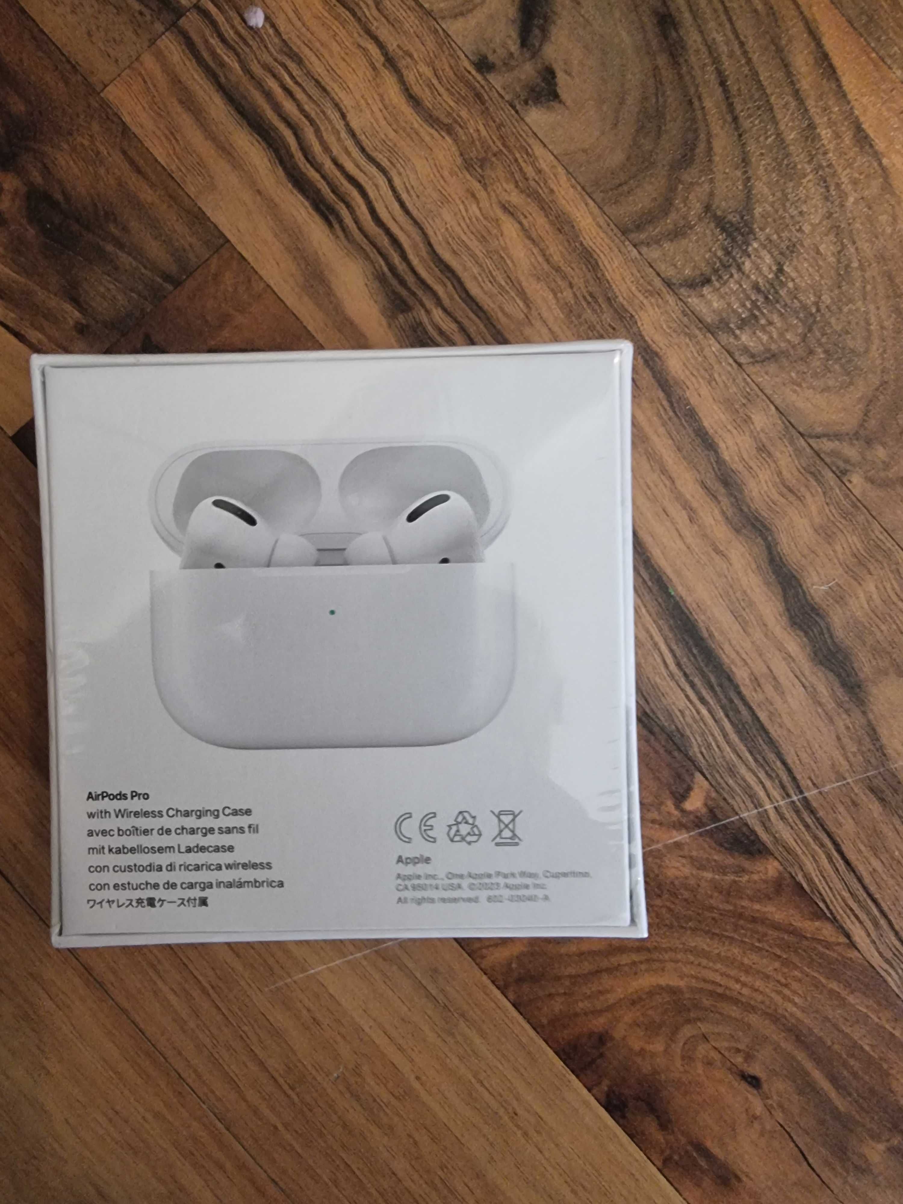 Apple  airpods pro wireless charging  case