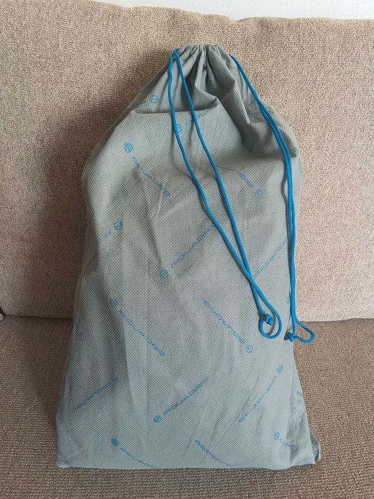 Piquadro Mono sling bag with padded compartment for iPad 10.5/9.7 in.