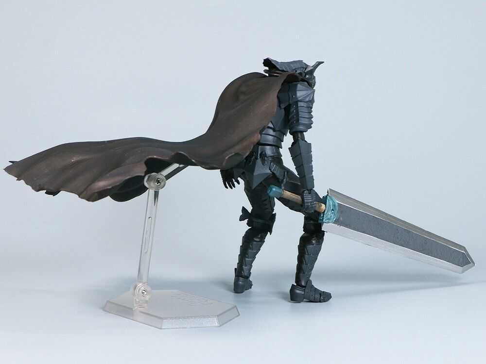 Figurina Articulata Berserk - Guts, Berserker Armor, Cutie si Accesori