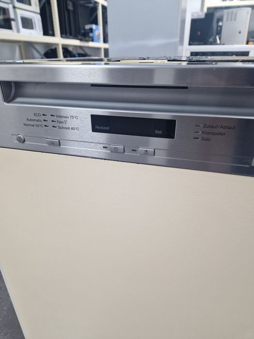 Съдомиялна за полувграждане Miele 13 комплекта  G6200 i