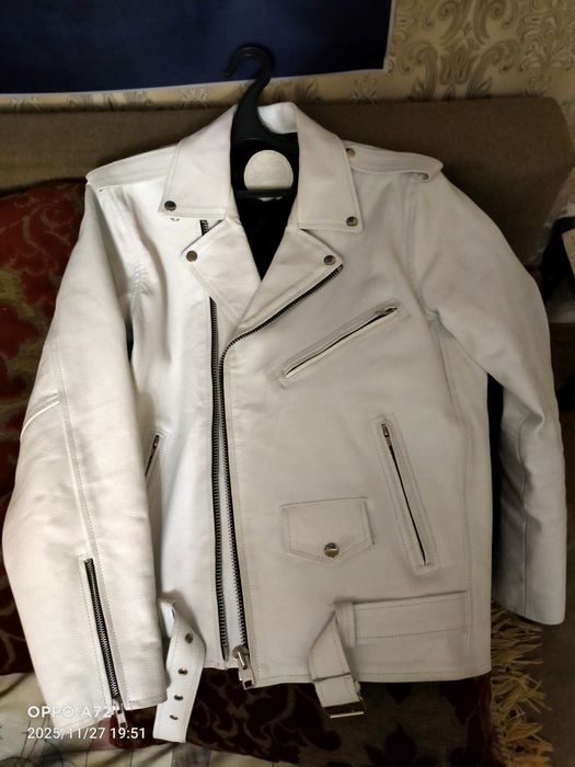 Продам косуху утепленную нат.кожа прочная .Новую