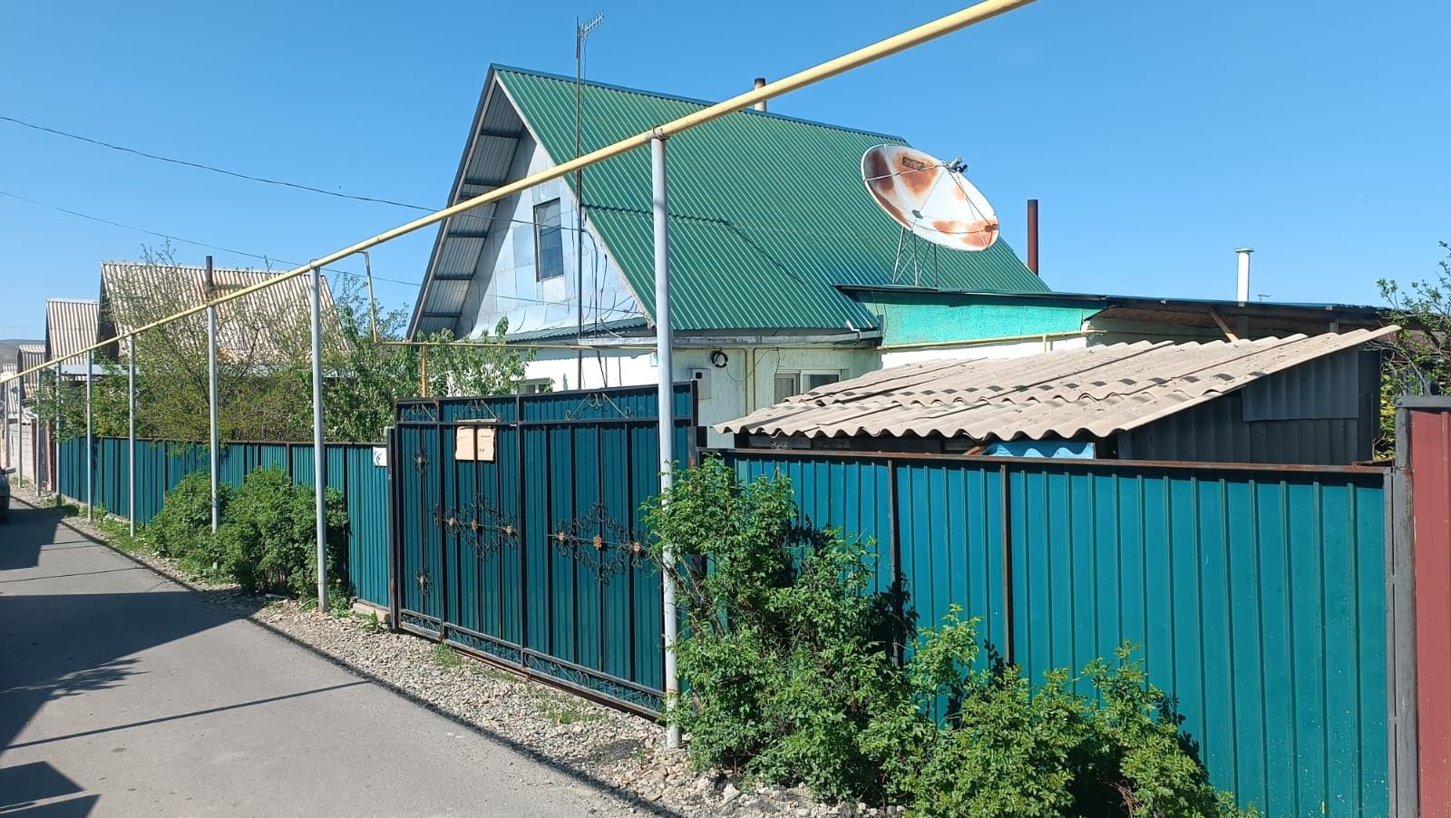 Продам дом СРОЧНО , В ИПОТЕКУ ПРОХОДИТ ,в отличном состоянии из кирпи