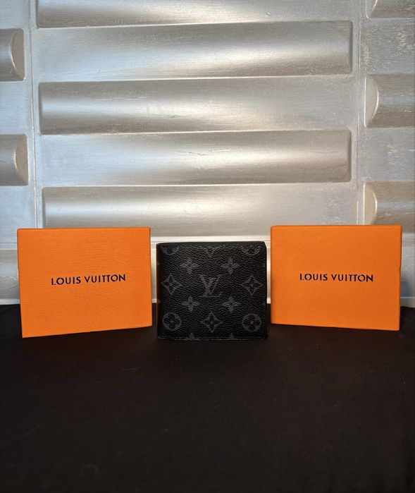 Louis Vuitton портфейли