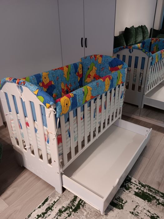 Pat bebelusi multifuncțional din lemn de pin