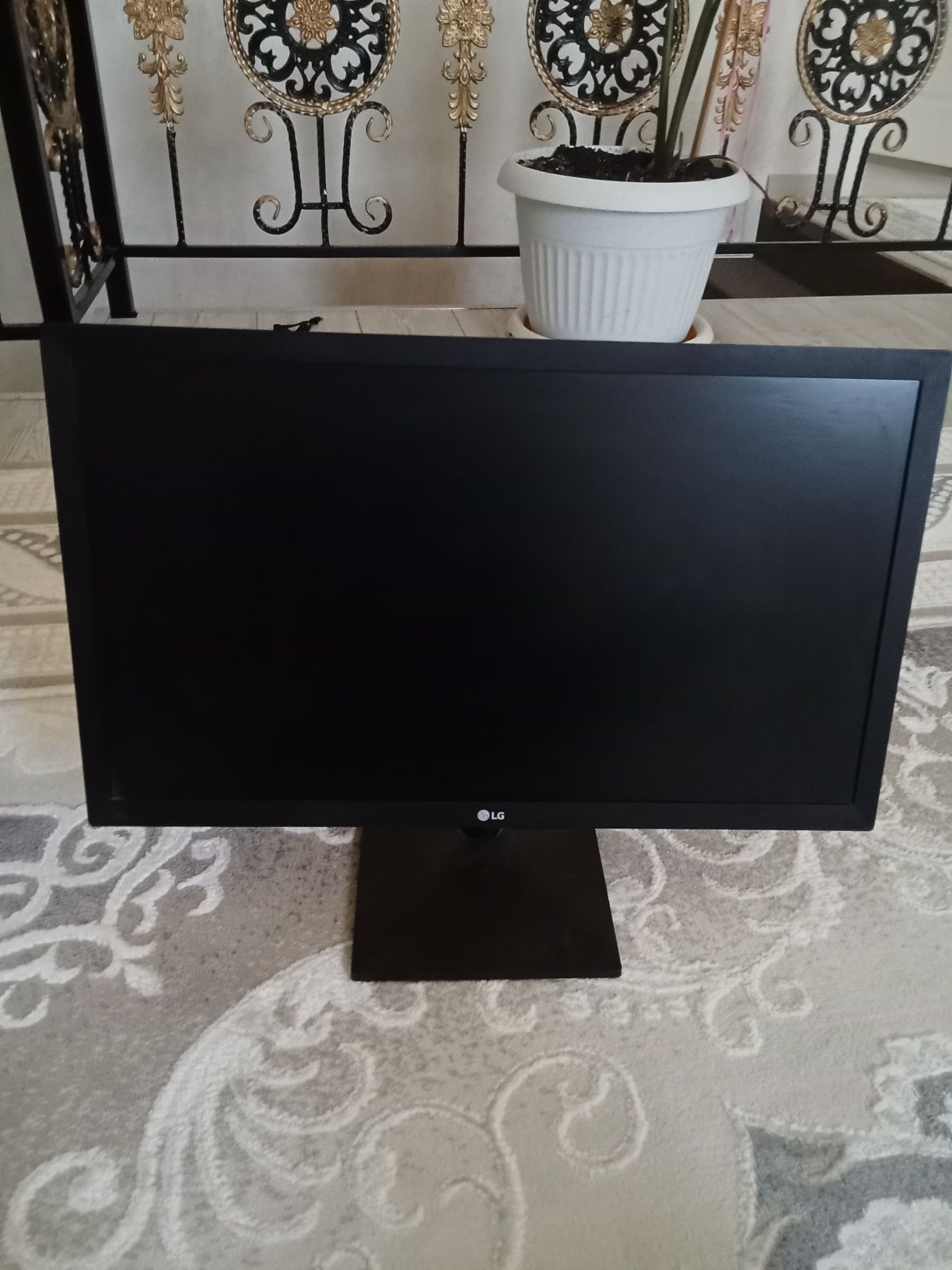 Продам монитор LG