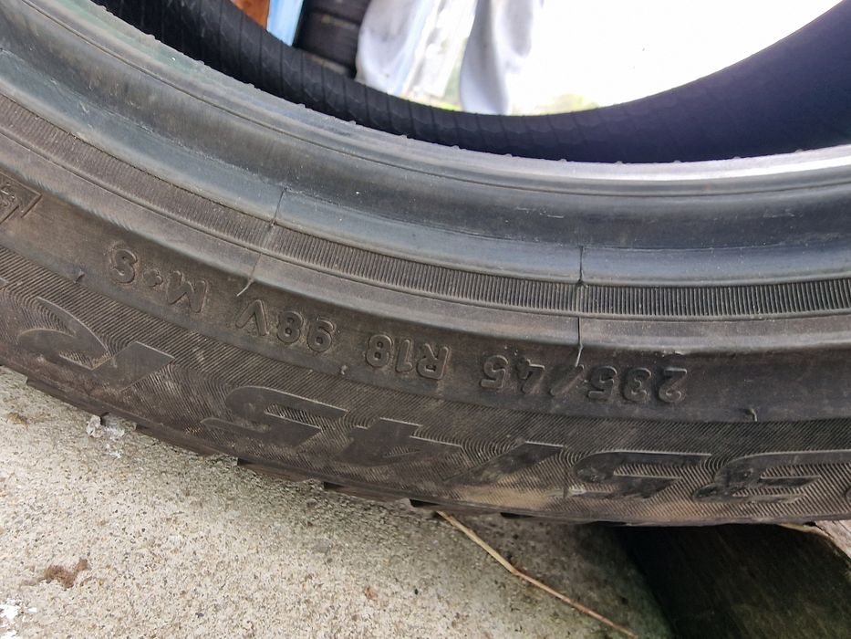 Anvelopă 235/45R18 marca Pirelli, M+S,DOT 2022