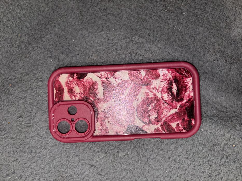 чехол Iphone 16 с поцелуями