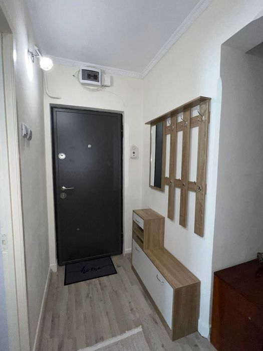 Inchiriez apartament 2 camere decomandate - centru