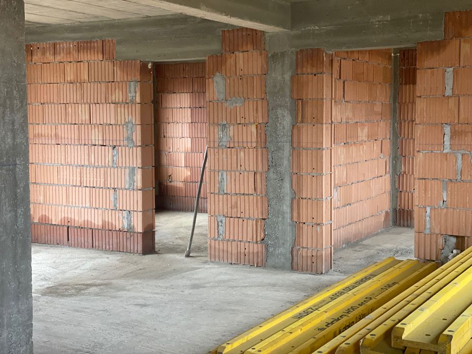 Apartament 3 Camere cu Gradina - Nou!