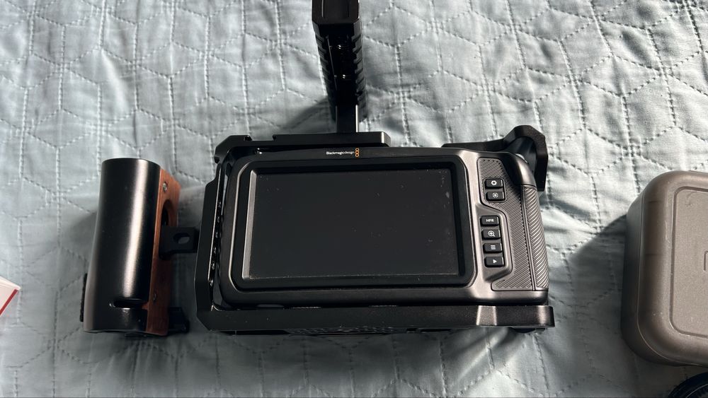 Black Magic Pocket 4K с аксесоари